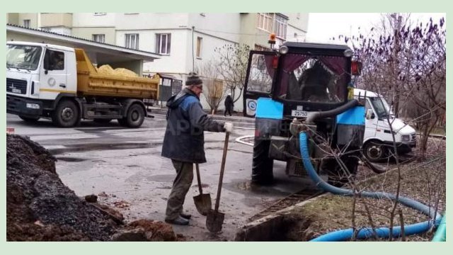 В Харькове устраняют 15 аварий на водоводах