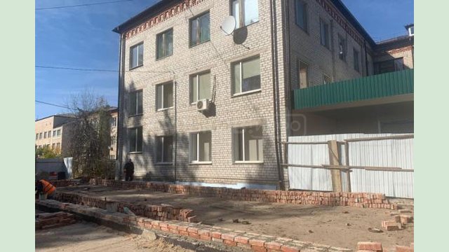 В Изюмском и Балаклейском районах ремонтируют приемные отделения двух больниц В Изюмском и Балаклейском районах ремонтируют приемные отделения двух больниц