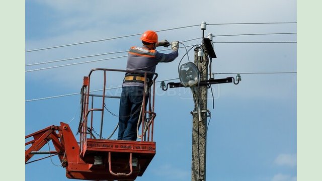 В Ізюмському районі до електромережі підключили ще один населений пункт