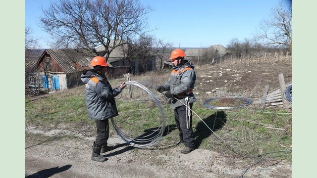 В Ізюмському районі відновили електропостачання у селі, де відбувалися активні бойові дії В Ізюмському районі відновили електропостачання у селі, де відбувалися активні бойові дії