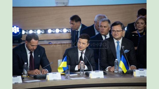 В Киеве начал работу инаугурационный саммит Крымской платформы В Киеве начал работу инаугурационный саммит Крымской платформы