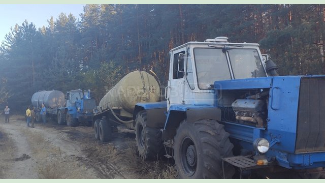 В Купянском районе спасатели спасли лес от огня В Купянском районе спасатели спасли лес от огня