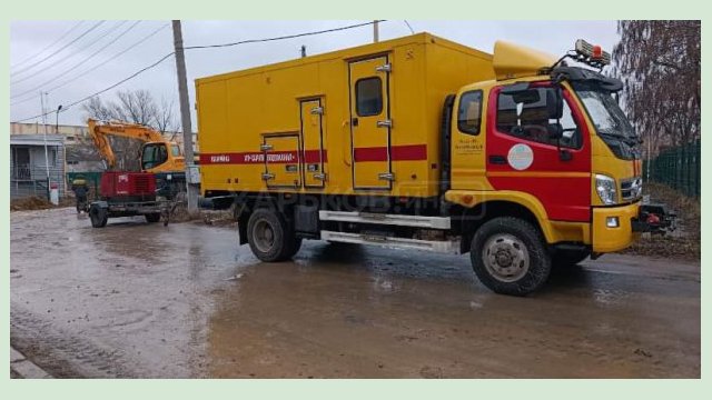 В Новобаварском районе ремонтируют сети водоснабжения 