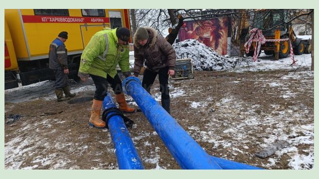 В Новобаварском районе восстанавливают водоснабжение