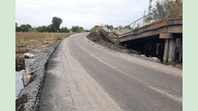 В одній з громад Ізюмського району влаштували тимчасову переправу через річку