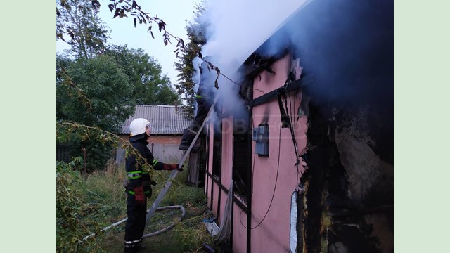 Валковские спасатели ликвидировали пожар в жилом доме