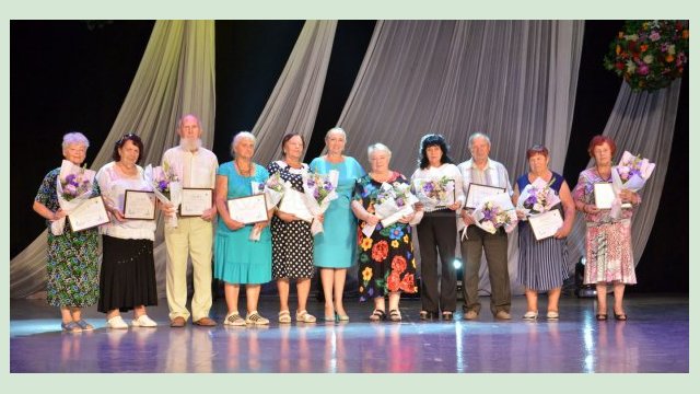 Ветеранов Киевского района поздравили с Днем города Ветеранов Киевского района поздравили с Днем города
