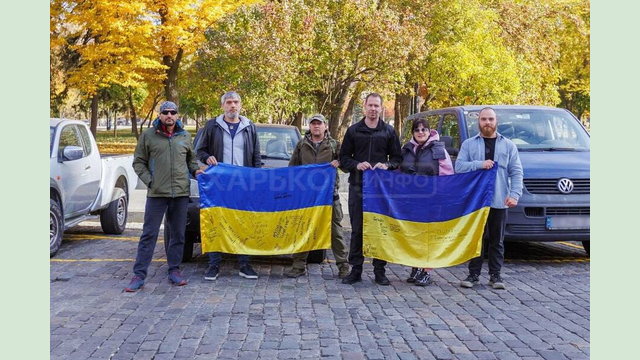 Військовим, які протистоять ворогу на Харківському напрямку, передали п'ять автомобілів