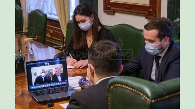 Владимир Зеленский обсудил процесс вакцинации на Ивано-Франковщине и помощь местному малому бизнесу во время карантина Владимир Зеленский обсудил процесс вакцинации на Ивано-Франковщине и помощь местному малому бизнесу во время карантина