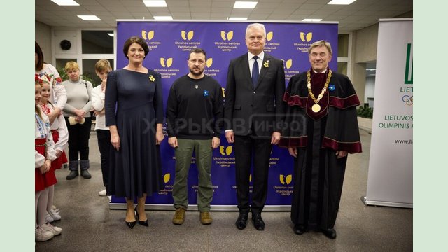 Володимир Зеленський і Гітанас Наусєда відвідали Український центр у Вільнюсі та зустрілися з українською громадою