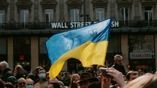 Як позитивні новини впливають на суспільство