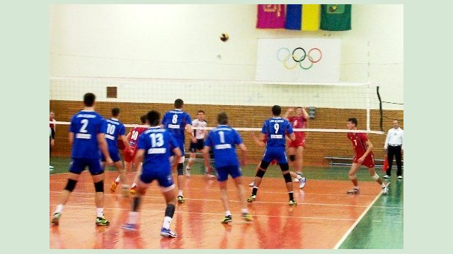 Юракадемия прогрывает лидеру, а Локомотив выигрывает в Чернигове Юракадемия прогрывает лидеру, а Локомотив выигрывает в Чернигове