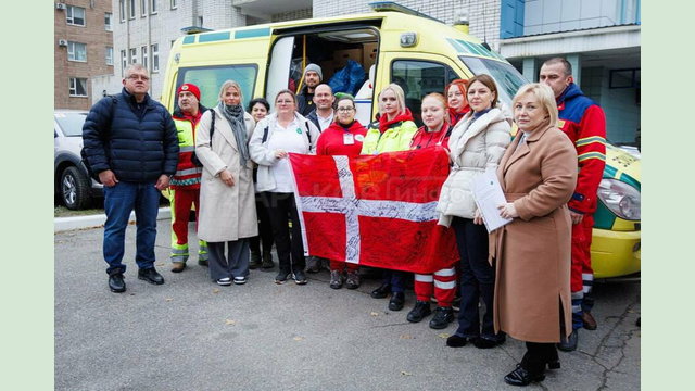 За сприяння ХОВА і МОЗ міжнародні партнери передали машини швидкої допомоги медикам Харківщини