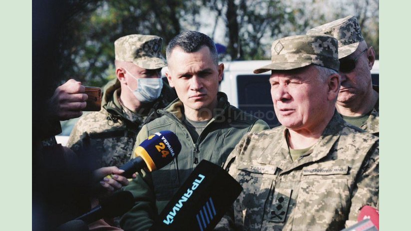 Для близких и родственников погибших в авиакатастрофе работает телефон горячей линии Для близких и родственников погибших в авиакатастрофе работает телефон горячей линии