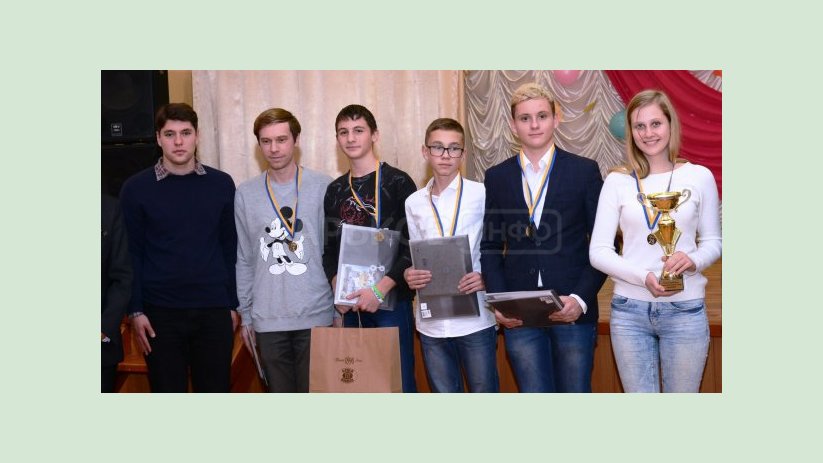 Харьковские школьники завоевали серебряные медали на Международном турнире юных физиков Харьковские школьники завоевали серебряные медали на Международном турнире юных физиков