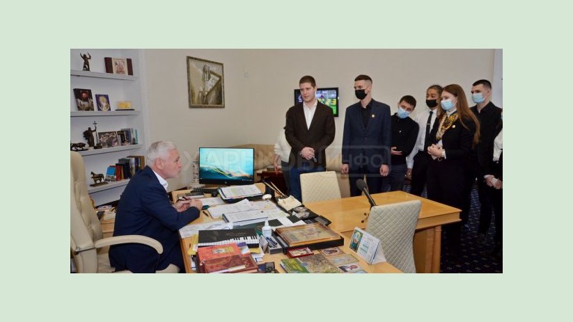 Харьковских студентов пригласили провести рабочий день с Игорем Тереховым Харьковских студентов пригласили провести рабочий день с Игорем Тереховым