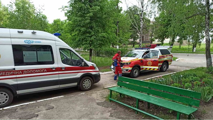 Купянский район: спасатели помогли медикам скорой попасть в дом больного Купянский район: спасатели помогли медикам скорой попасть в дом больного