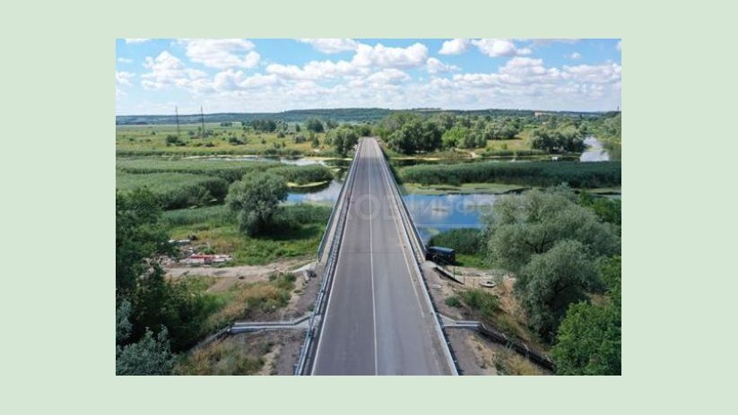 На Балаклейщине дорожники завершают капитальный ремонт моста, соединяющего Андреевку и Донец На Балаклейщине дорожники завершают капитальный ремонт моста, соединяющего Андреевку и Донец