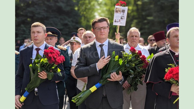 На Харьковщине почтили память жертв войны в Украине На Харьковщине почтили память жертв войны в Украине