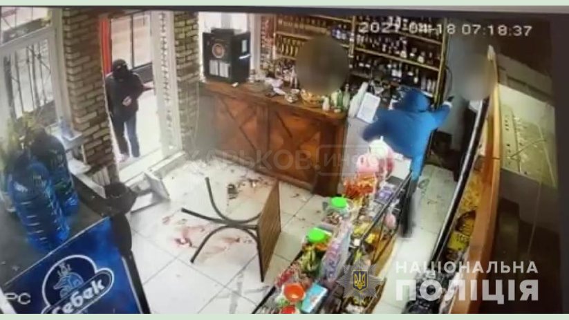 На Харьковщине полицейские оперативно задержали двух злоумышленников за дерзкое нападение на мужчину На Харьковщине полицейские оперативно задержали двух злоумышленников за дерзкое нападение на мужчину