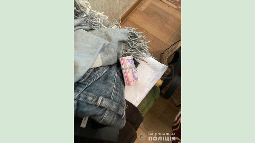 На Харьковщине полицейские задержали двух женщин за совершение кражи денег На Харьковщине полицейские задержали двух женщин за совершение кражи денег