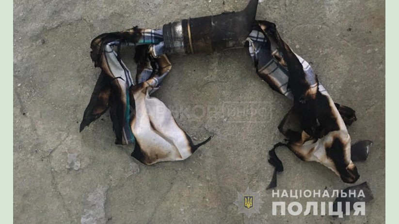 На Харьковщине полицейские задержали мужчину, который из ревности пытался лишить жизни свою знакомую На Харьковщине полицейские задержали мужчину, который из ревности пытался лишить жизни свою знакомую