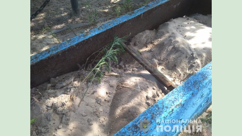 На Харьковщине правоохранители оперативно раскрыли мужчину, который совершил надругательство над могилой На Харьковщине правоохранители оперативно раскрыли мужчину, который совершил надругательство над могилой