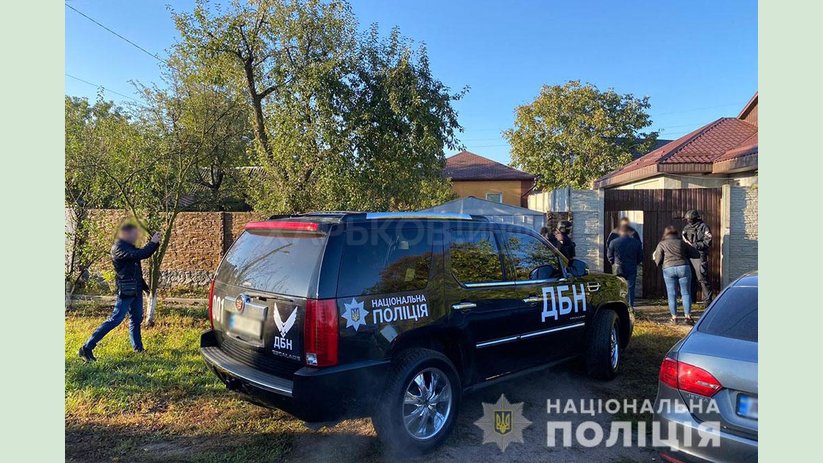 На Харьковщине в течение двух дней полицейские провели у наркодилеров 85 обысков На Харьковщине в течение двух дней полицейские провели у наркодилеров 85 обысков