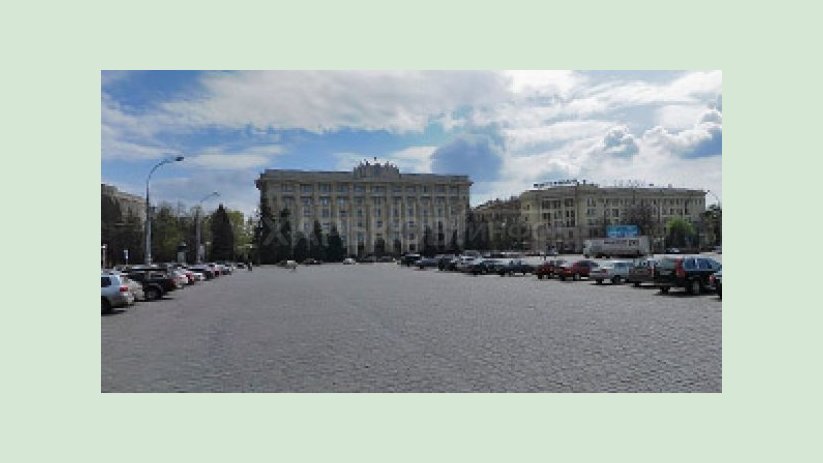 На площади Свободы будет временно запрещено движение транспорта На площади Свободы будет временно запрещено движение транспорта
