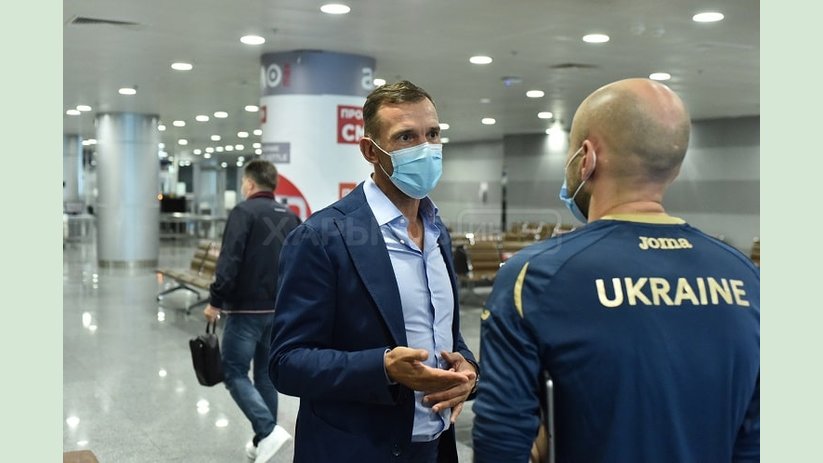 Национальная сборная Украины по футболу прибыла в Харьков на сборы Национальная сборная Украины по футболу прибыла в Харьков на сборы