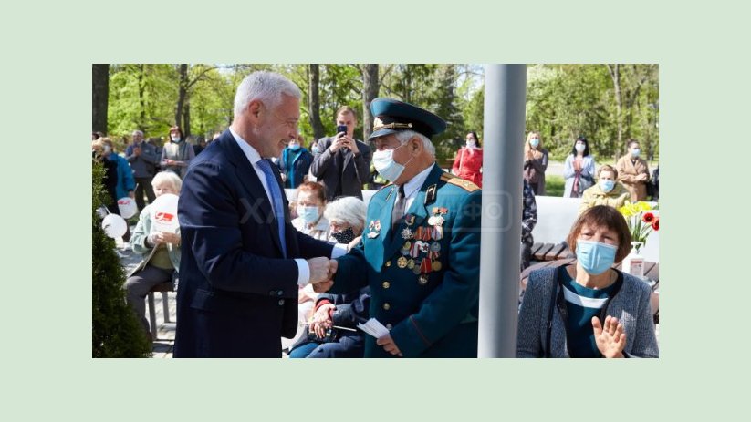 Накануне 9 Мая в Молодежном парке высадили аллею деревьев и организовали встречу ветеранов Накануне 9 Мая в Молодежном парке высадили аллею деревьев и организовали встречу ветеранов