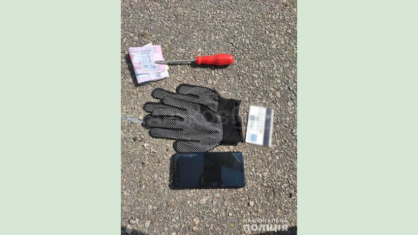 Полицейские оперативно задержали мужчину за совершение квартирной кражи в Харькове Полицейские оперативно задержали мужчину за совершение квартирной кражи в Харькове