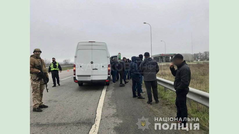 Полицейские проверили лиц, которые тремя группами направлялись в Харьковскую область Полицейские проверили лиц, которые тремя группами направлялись в Харьковскую область