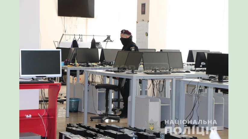 Полиция Харькова в ходе спецоперации прекратила деятельность мошеннического call-центра Полиция Харькова в ходе спецоперации прекратила деятельность мошеннического call-центра
