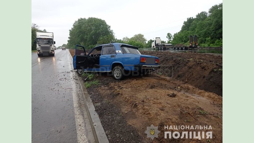 Полиция разыскивает водителя, который совершил ДТП и скрылся с места происшествия Полиция разыскивает водителя, который совершил ДТП и скрылся с места происшествия