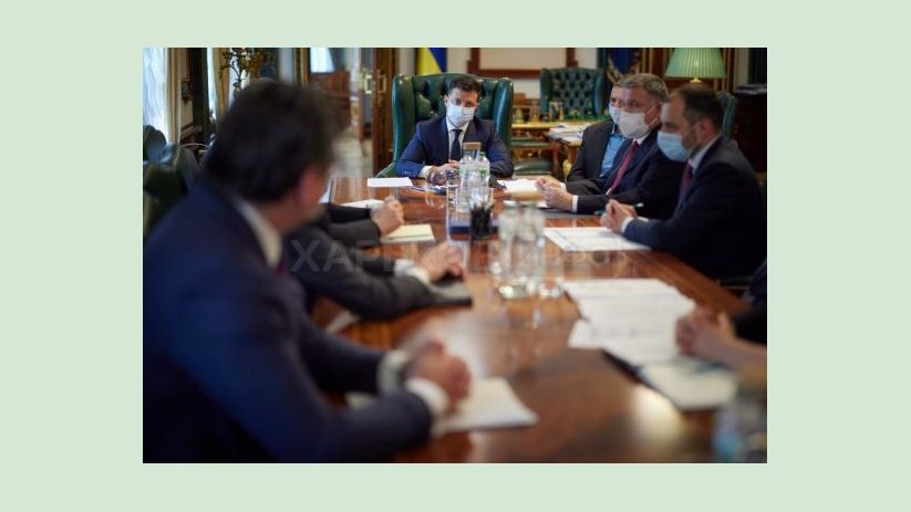 Президент поручил правительству подготовить решение о прекращении авиасообщения между Украиной и Беларусью Президент поручил правительству подготовить решение о прекращении авиасообщения между Украиной и Беларусью