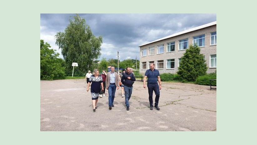 Роман Семенуха совершил рабочую поездку в Изюмский район Роман Семенуха совершил рабочую поездку в Изюмский район