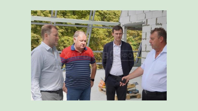 Руслан Тихонченко проверил ход строительства Изюмского ФОКа Руслан Тихонченко проверил ход строительства Изюмского ФОКа