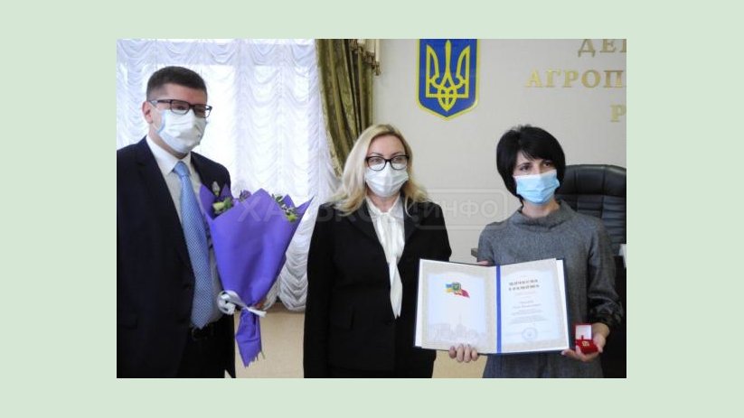 Татьяна Егорова-Луценко поздравила работников пищевой промышленности области с профессиональным праздником Татьяна Егорова-Луценко поздравила работников пищевой промышленности области с профессиональным праздником