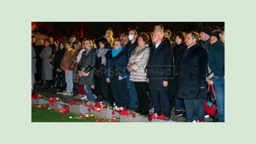 У Мемориала Славы прошел реквием У Мемориала Славы прошел реквием