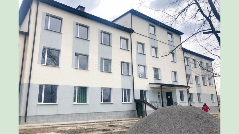 В Близнюковской ЦРБ заменили кровлю и утеплили фасад В Близнюковской ЦРБ заменили кровлю и утеплили фасад