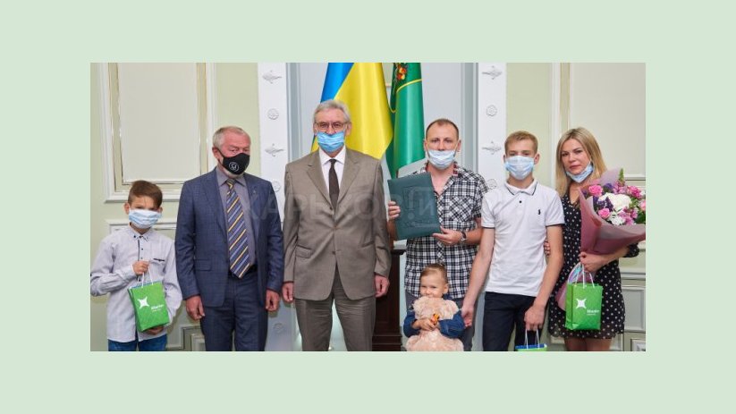 В Харькове 100-я семья подписала кредитный договор на приобретение жилья В Харькове 100-я семья подписала кредитный договор на приобретение жилья