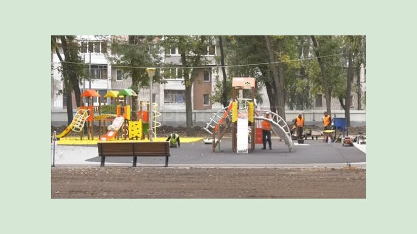В Харькове готовят к открытию первую часть сквера возле ДК ХЭМЗ В Харькове готовят к открытию первую часть сквера возле ДК ХЭМЗ