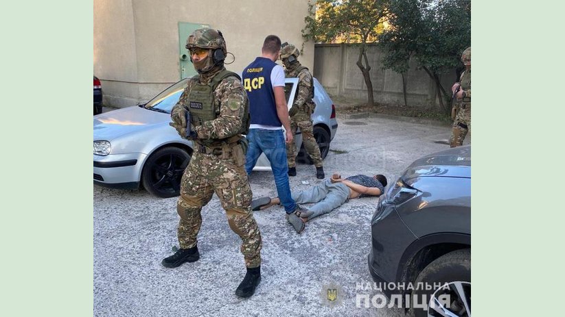 В Харькове милиция задержала преступную группировку за вымогательство 100 тысяч долларов США В Харькове милиция задержала преступную группировку за вымогательство 100 тысяч долларов США