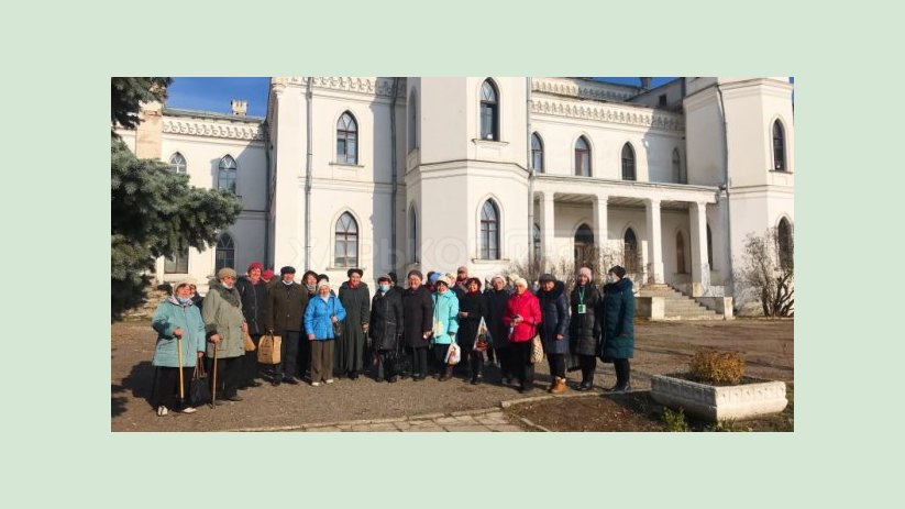 В Харькове организовали экскурсии для ветеранов в Шаровку и Пархомовку В Харькове организовали экскурсии для ветеранов в Шаровку и Пархомовку