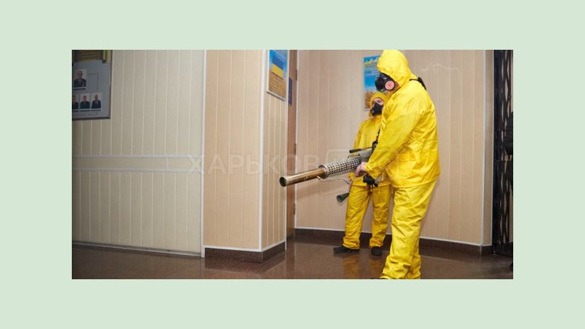 В Харькове продолжают дезинфицировать учреждения с массовым пребыванием людей В Харькове продолжают дезинфицировать учреждения с массовым пребыванием людей