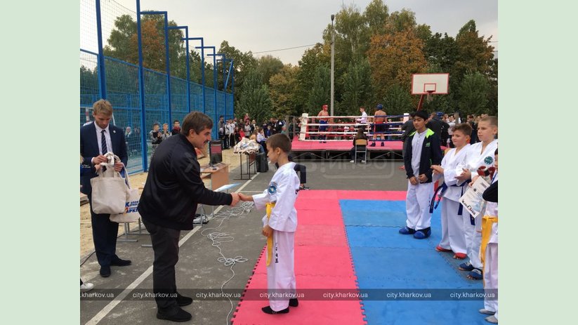 В Харькове прошли соревнования по таэквондо среди школьников В Харькове прошли соревнования по таэквондо среди школьников