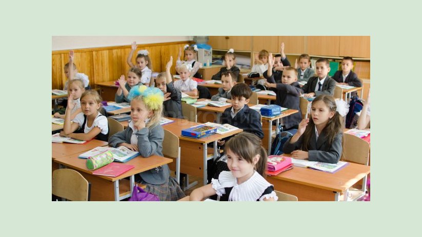В Харькове с понедельника возобновляется обучение школьников В Харькове с понедельника возобновляется обучение школьников