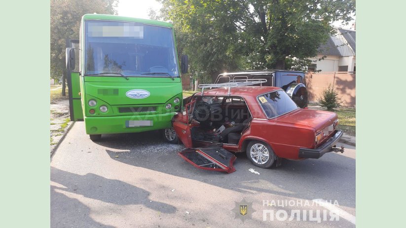 В Харькове столкнулись пассажирский автобус и легковушка - полиция выясняет обстоятельства В Харькове столкнулись пассажирский автобус и легковушка - полиция выясняет обстоятельства
