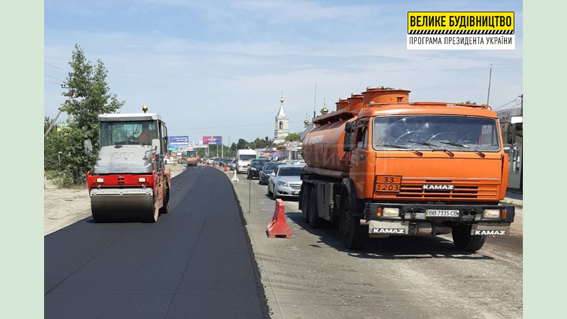 В пределах поселка Безлюдовка устроили 284 метра модифицированной асфальтобетонной смеси В пределах поселка Безлюдовка устроили 284 метра модифицированной асфальтобетонной смеси